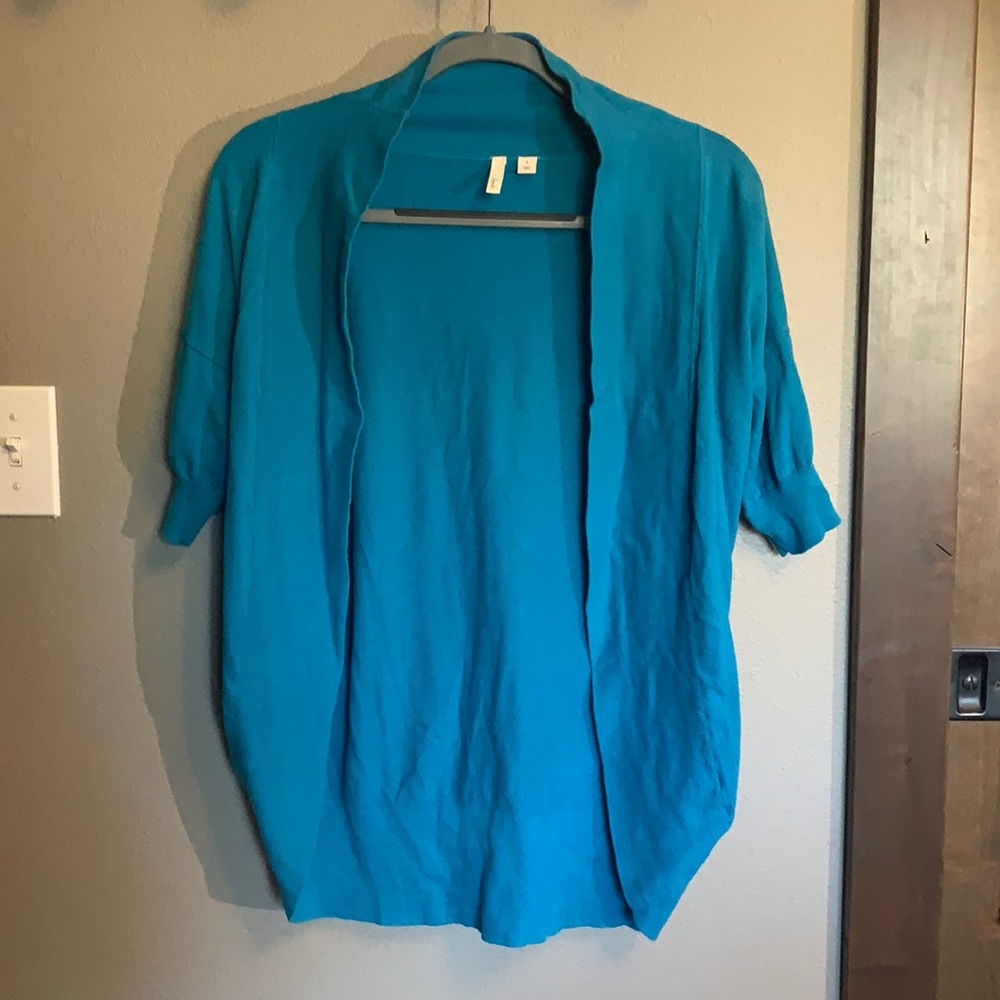 Frenchi turquoise shirt sleeve sweater!